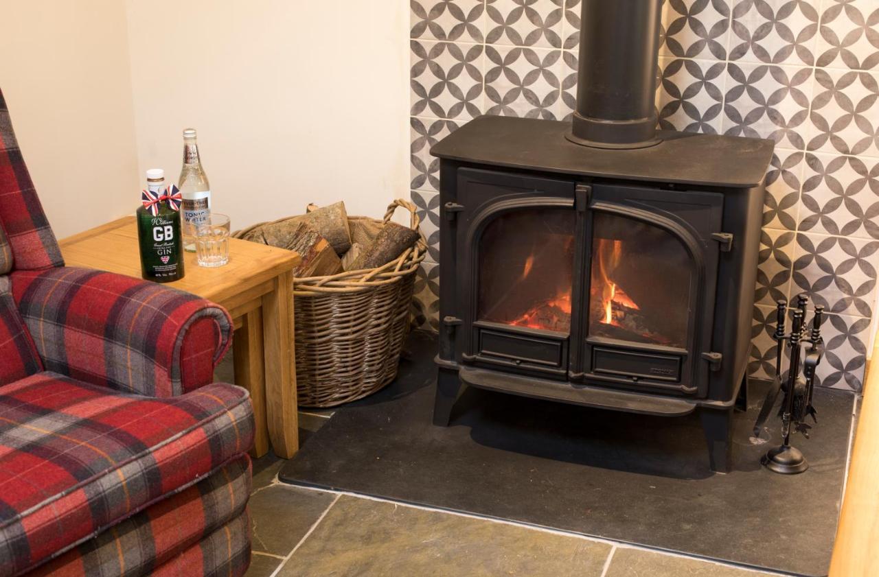 The Old Dairy - Boutique Countryside Cottage At Harrys Cottages Pen-y-Clawdd Ngoại thất bức ảnh