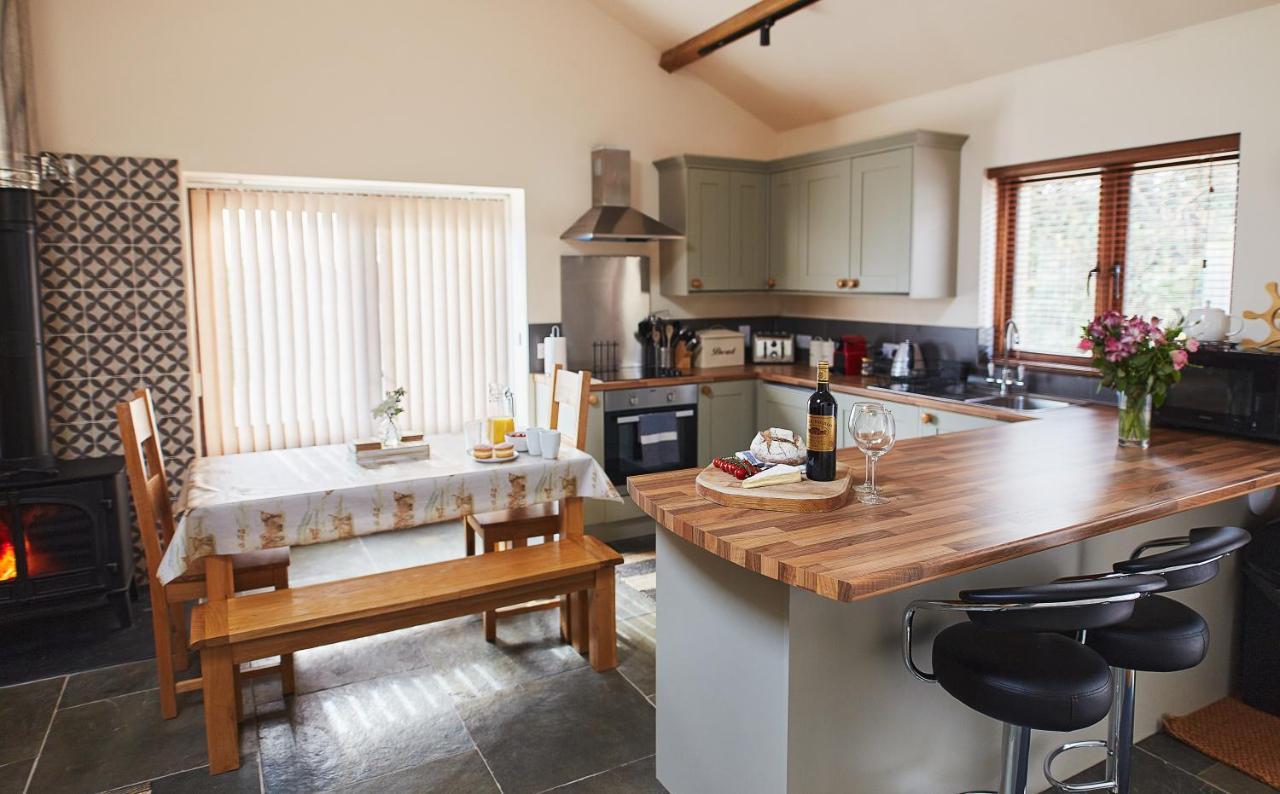 The Old Dairy - Boutique Countryside Cottage At Harrys Cottages Pen-y-Clawdd Ngoại thất bức ảnh