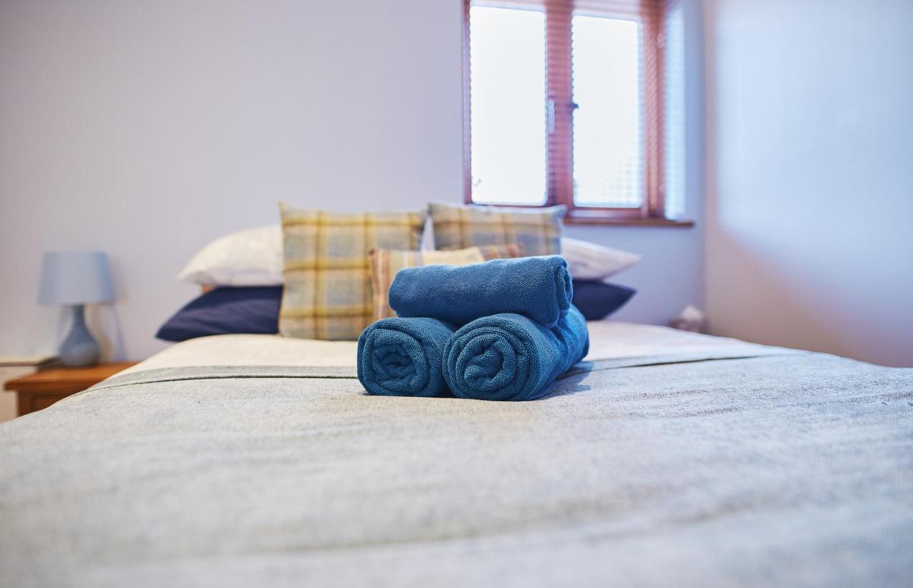 The Old Dairy - Boutique Countryside Cottage At Harrys Cottages Pen-y-Clawdd Ngoại thất bức ảnh