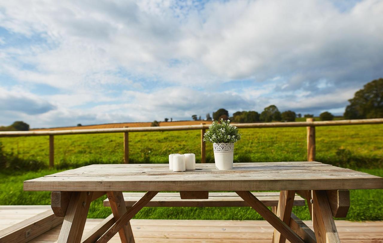 The Old Dairy - Boutique Countryside Cottage At Harrys Cottages Pen-y-Clawdd Ngoại thất bức ảnh